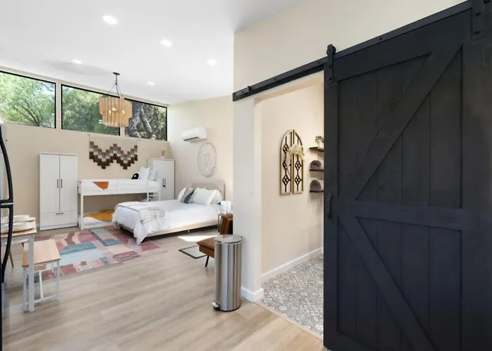 Cactus Casita Near Trails, Perfect For Explorers