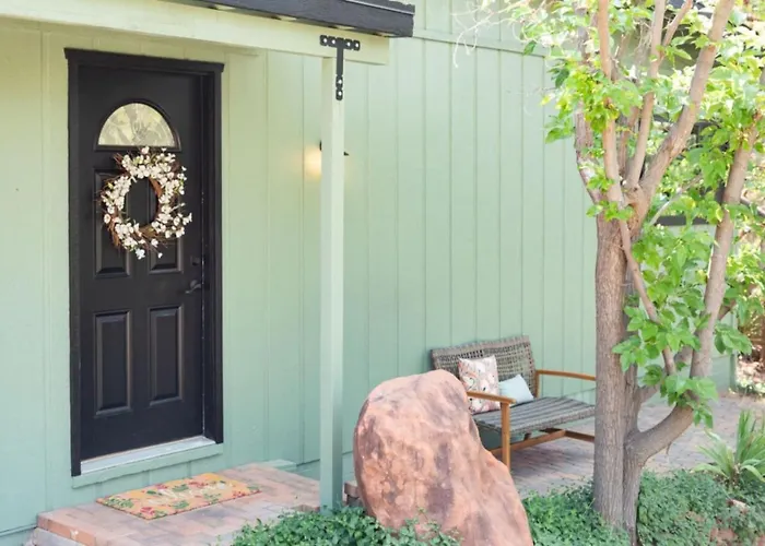 Cactus Casita Near Trails, Perfect For Explorers